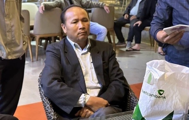 Tong tien can bo dia chinh o Lam Dong, cap vo chong lanh gan 20 nam tu hinh anh