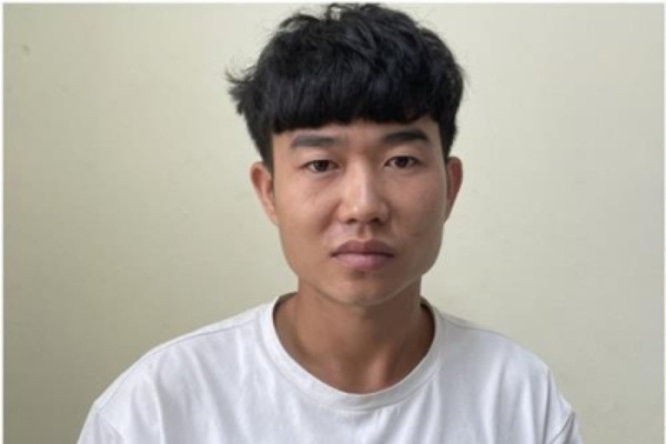 Loi dung vo boc cong nhan, van chuyen 6 banh heroin bang xe khach hinh anh