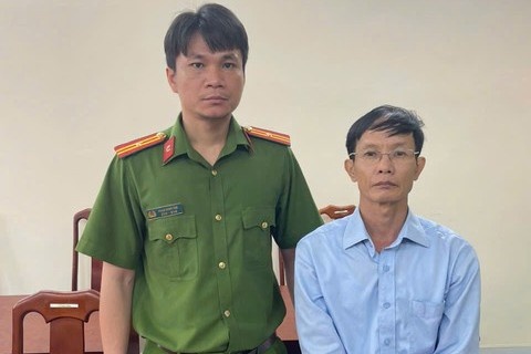 Nhan vien ngan hang lua dong nghiep hon 20 ty dong hinh anh