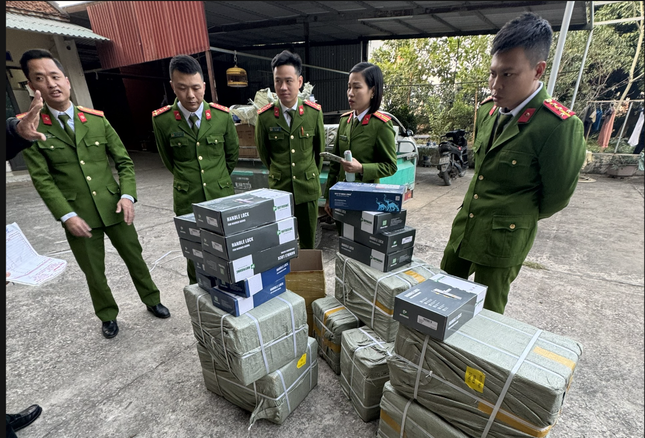 De nghi truy to nhom bi can buon ban so luong lon khoa gia hinh anh