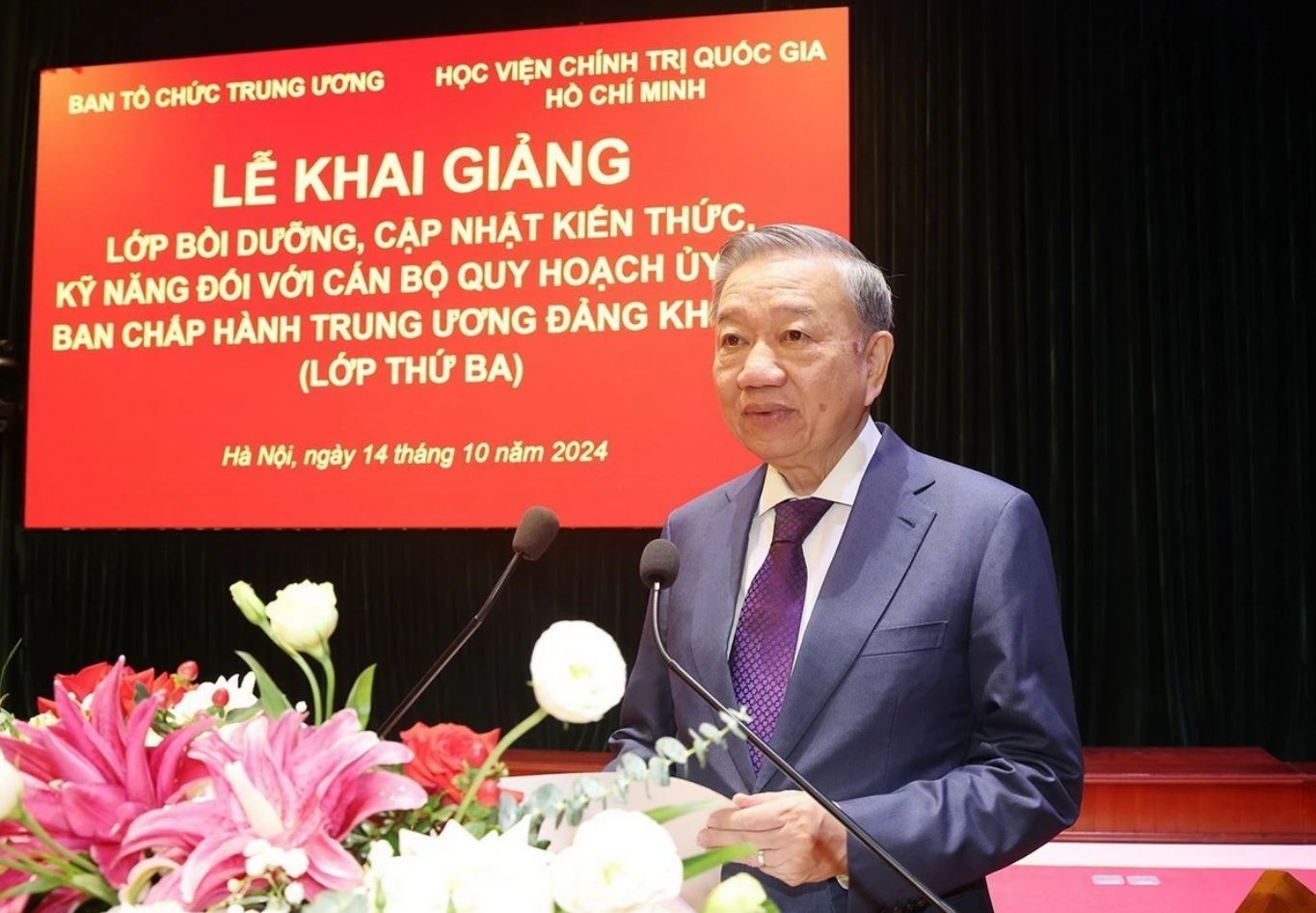 Khai giang Lop boi duong can bo quy hoach Uy vien BCH TW Dang khoa XIV hinh anh