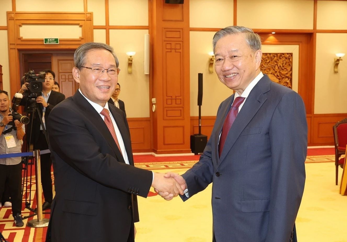 Tong Bi thu, Chu tich nuoc To Lam tiep Thu tuong Trung Quoc Ly Cuong hinh anh