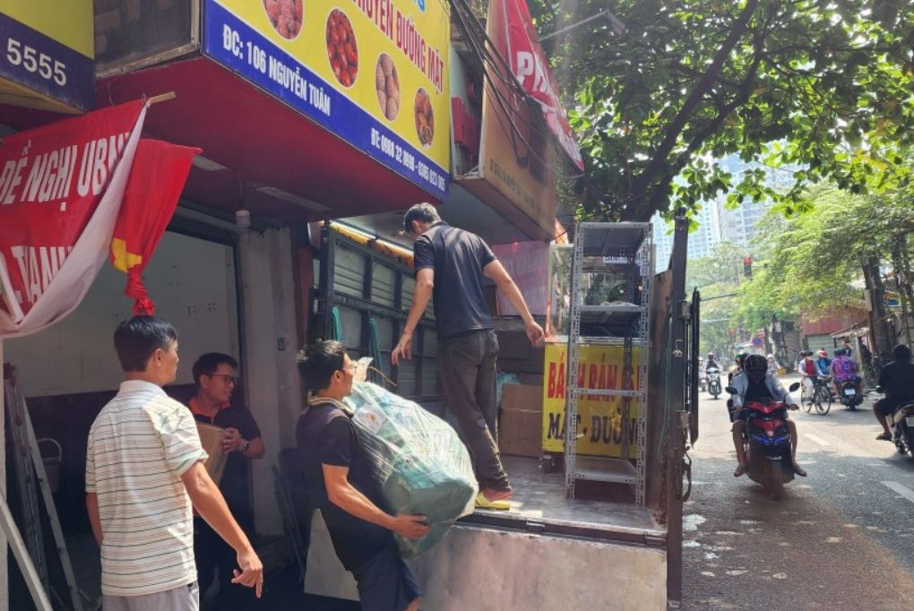 157/160 ca nhan dong thuan giao mat bang mo rong duong Nguyen Tuan hinh anh