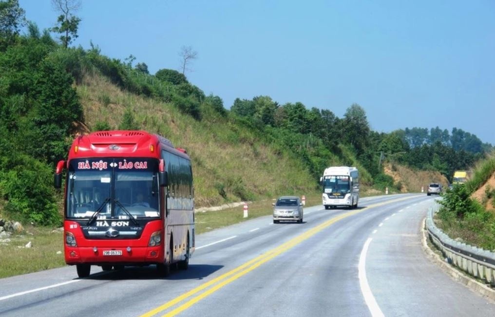 Xem xet phe duyet mo rong cao toc Cam Lo - La Son len 4 lan hinh anh