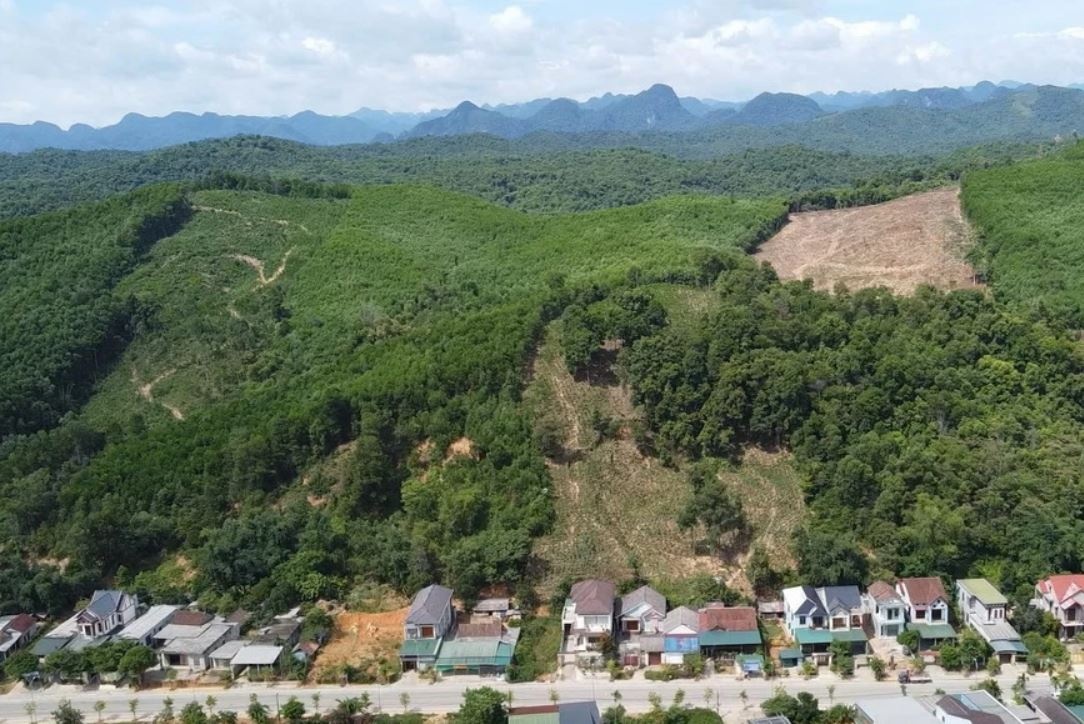 Cong bo tinh huong khan cap ve sat lo da tai thi tran Phong Nha hinh anh