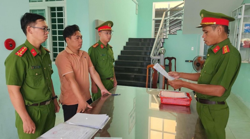 Chiem doat,  5 ty dong,  Hoang Kim Long anh 1