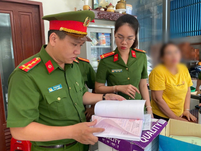 Mua ban trai phep,  Hoa don,  ky thuat Thanh Dat,  Cong ty Thanh Dat anh 2