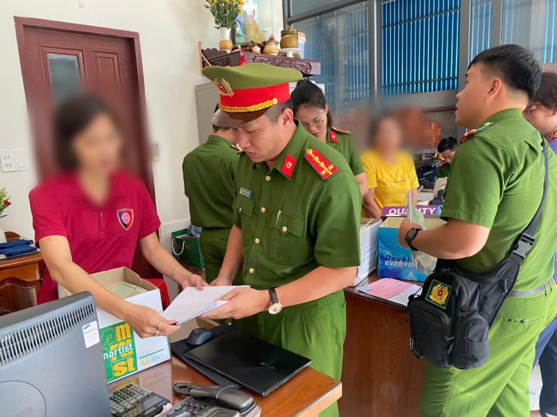 Dong loat kiem tra cac doanh nghiep su dung mua ban trai phep hoa don hinh anh