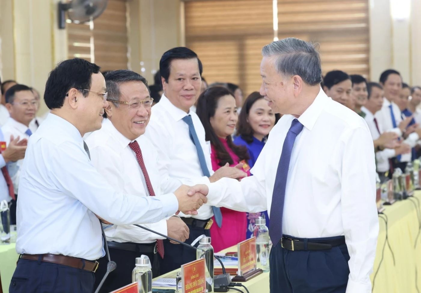 Tong Bi thu, Chu tich nuoc lam viec voi Tinh uy Quang Tri hinh anh