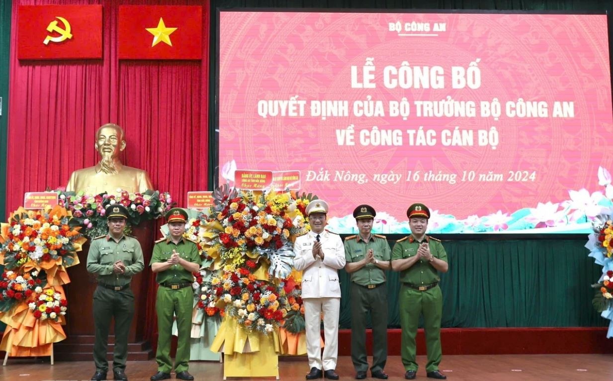 Dai ta Ho Song An giu chuc Giam doc Cong an tinh Dak Nong hinh anh