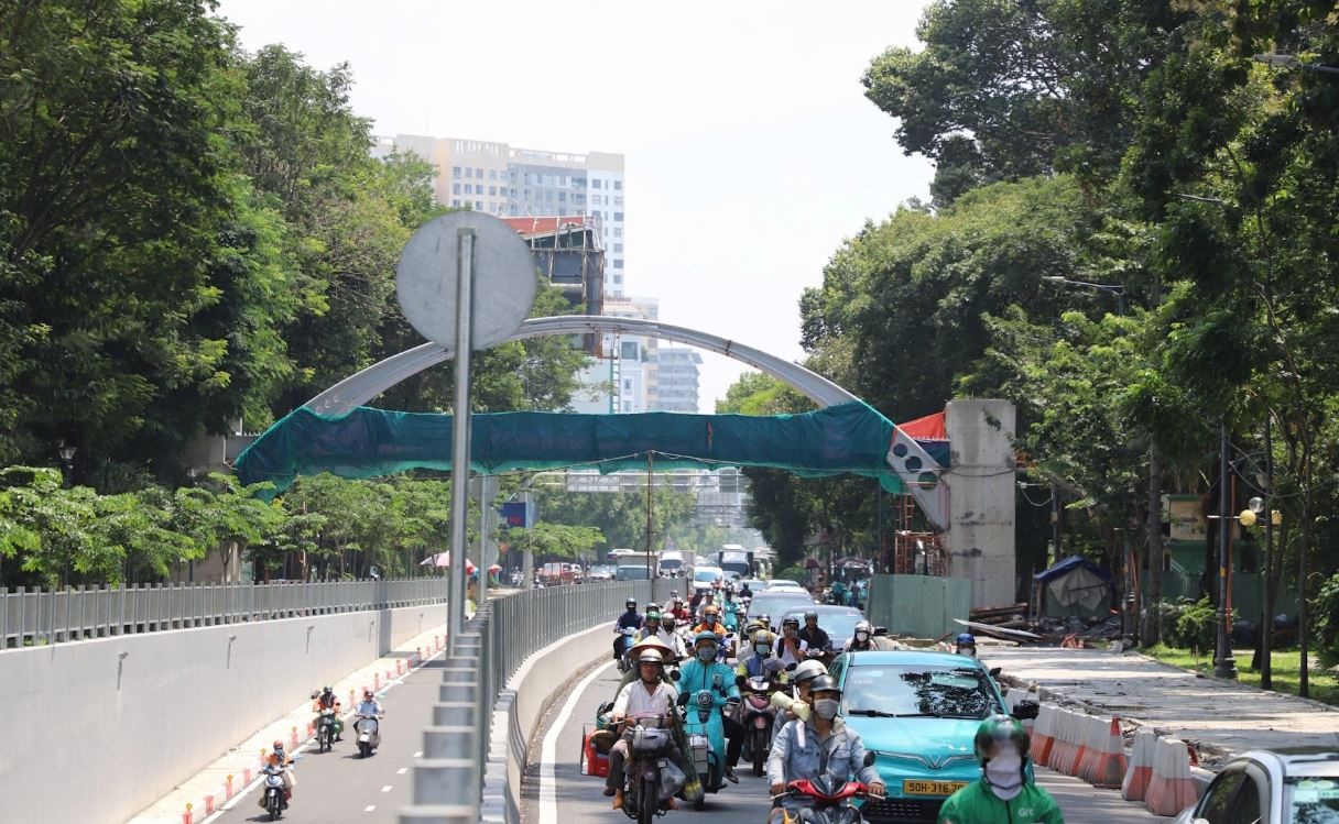 TP.HCM trong lai 100 cay xanh o cua ngo san bay Tan Son Nhat hinh anh