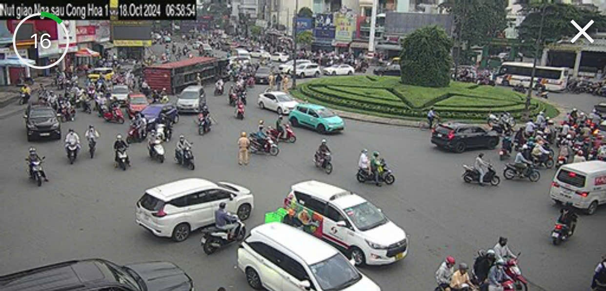 Xe container trung tam TP.HCM anh 3