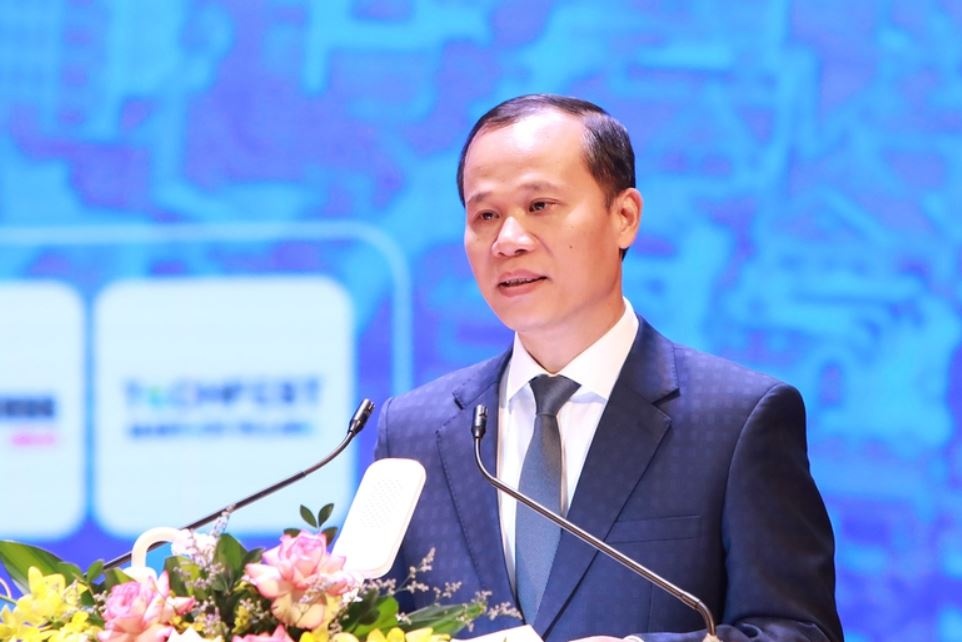 Ong Mai Son duoc giao quyen Chu tich UBND tinh Bac Giang hinh anh