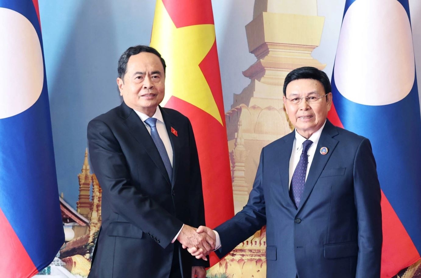 Chu tich Quoc hoi Tran Thanh Man hoi dam voi Chu tich Quoc hoi Lao hinh anh