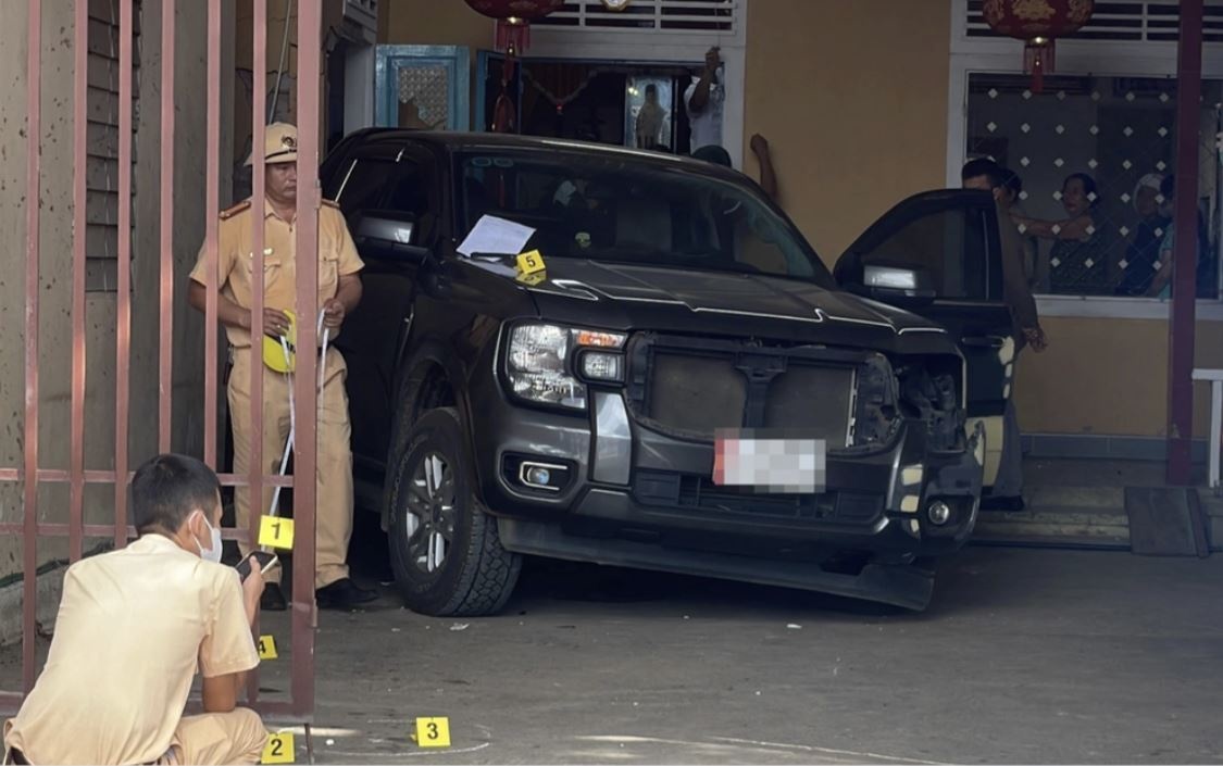 Xe ban tai lui vao nha dan, mot nguoi tu vong hinh anh