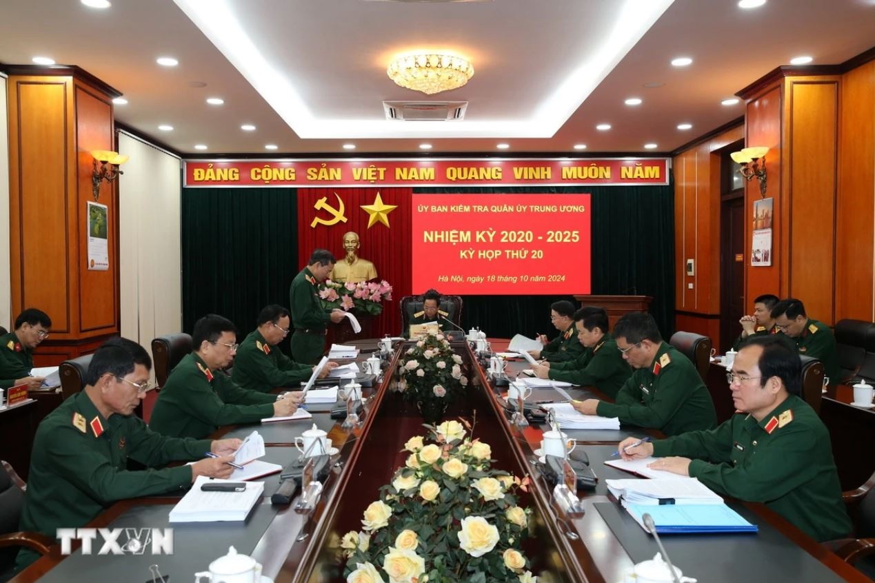 Quan uy Trung uong anh 1