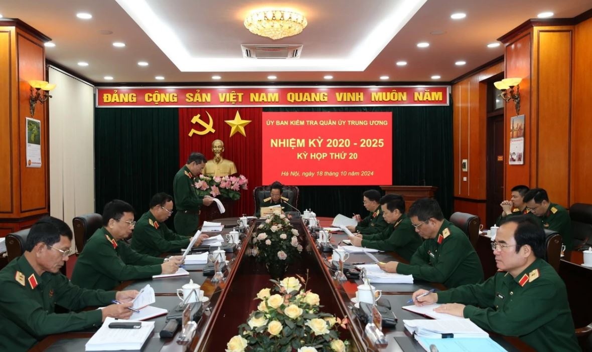 UBKT Quan uy Trung uong xem xet xu ly ky luat 12 quan nhan vi pham hinh anh