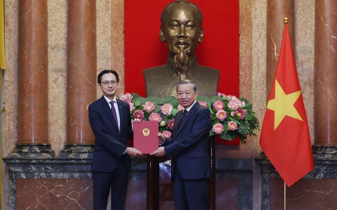 Le trao quyet dinh bo nhiem 4 Dai su, Truong dai dien Viet Nam hinh anh