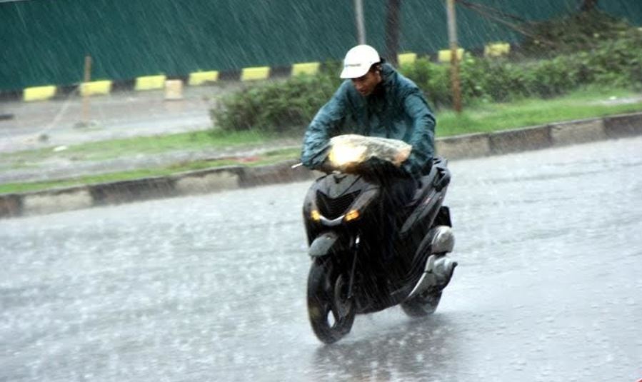 Bao Tra Mi tang cap, khong khi lanh tran ve Bac Bo hinh anh