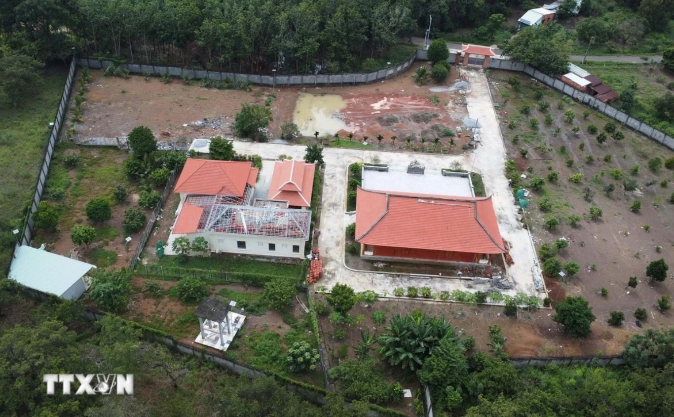 Biet phu Chon Thanh anh 1