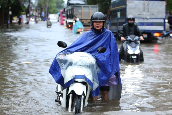 Khong khi lanh xuong phia Nam, nhieu noi mua to hinh anh