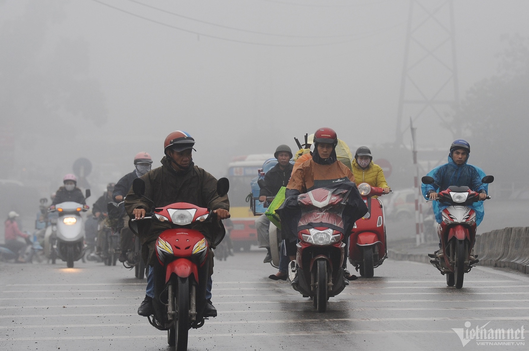 Du bao thoi tiet 19/10: Ha Noi mua giong buoi sang, Nam Bo trieu cuong hinh anh