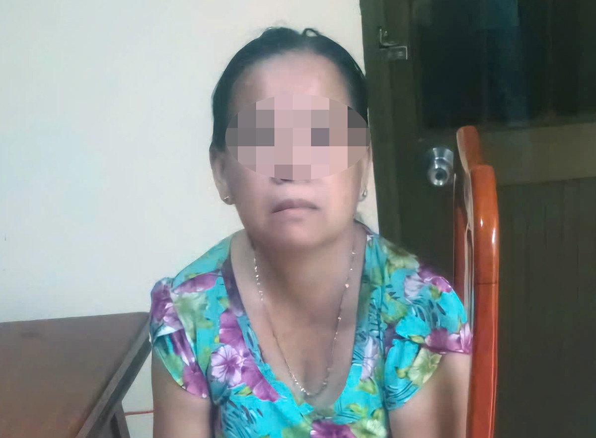 Nguoi phu nu trom 100 luong vang cua di ruot hinh anh