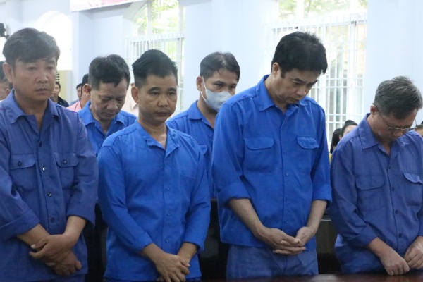 Tuyen an 7 thanh tra giao thong nhan hoi lo, cao nhat 20 nam tu hinh anh