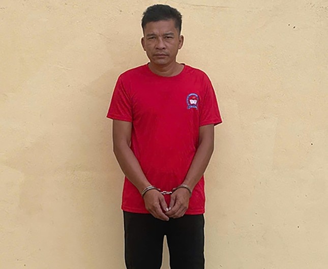 Doi tuong truy na,  Tren xe khach anh 1