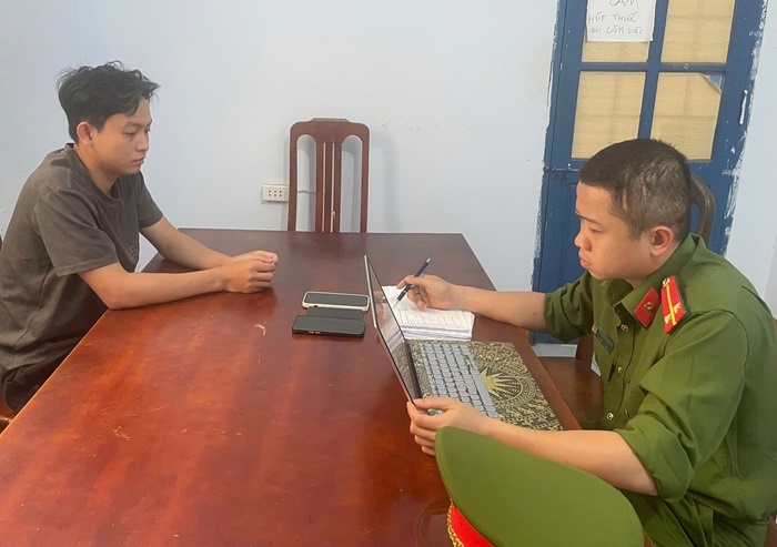 Tai anh oto cu,  Lua ban gia re anh 1