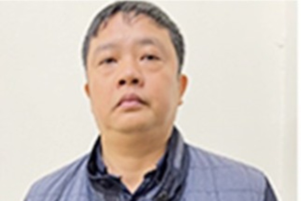 Cuu can bo Bo Giao thong tiep tuc bi truy to vu 'chuyen bay giai cuu' hinh anh