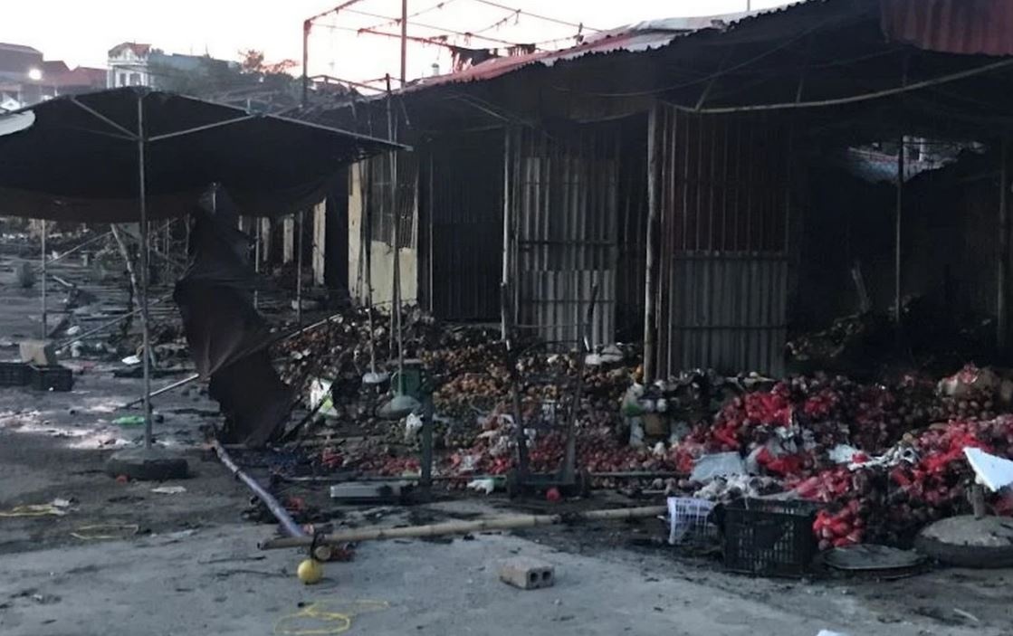 Chay cho nong san o Hung Yen hinh anh