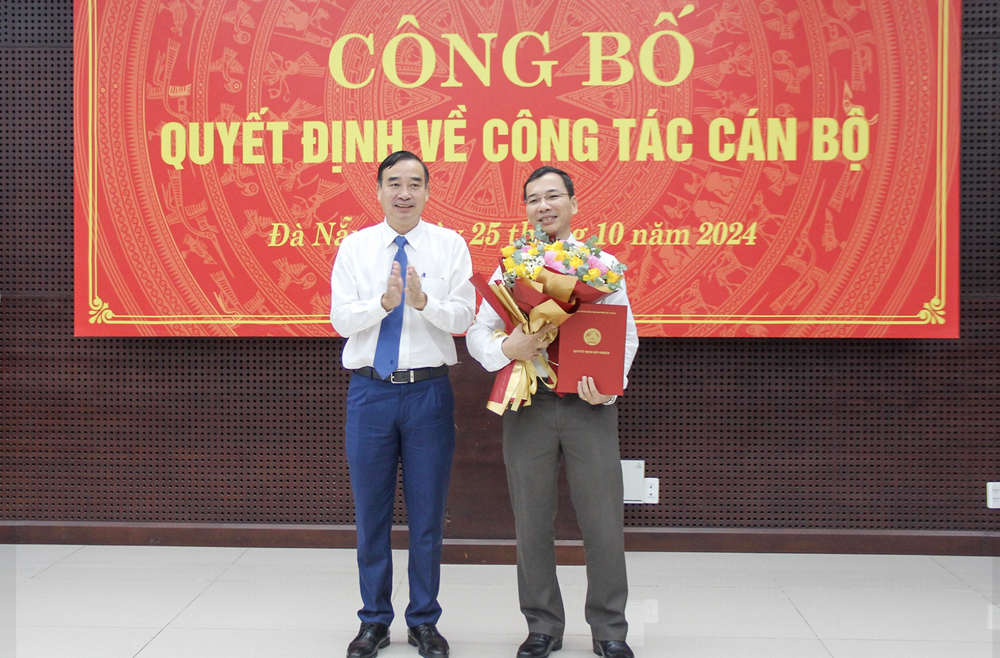 Da Nang co tan Chu tich UBND huyen Hoang Sa hinh anh