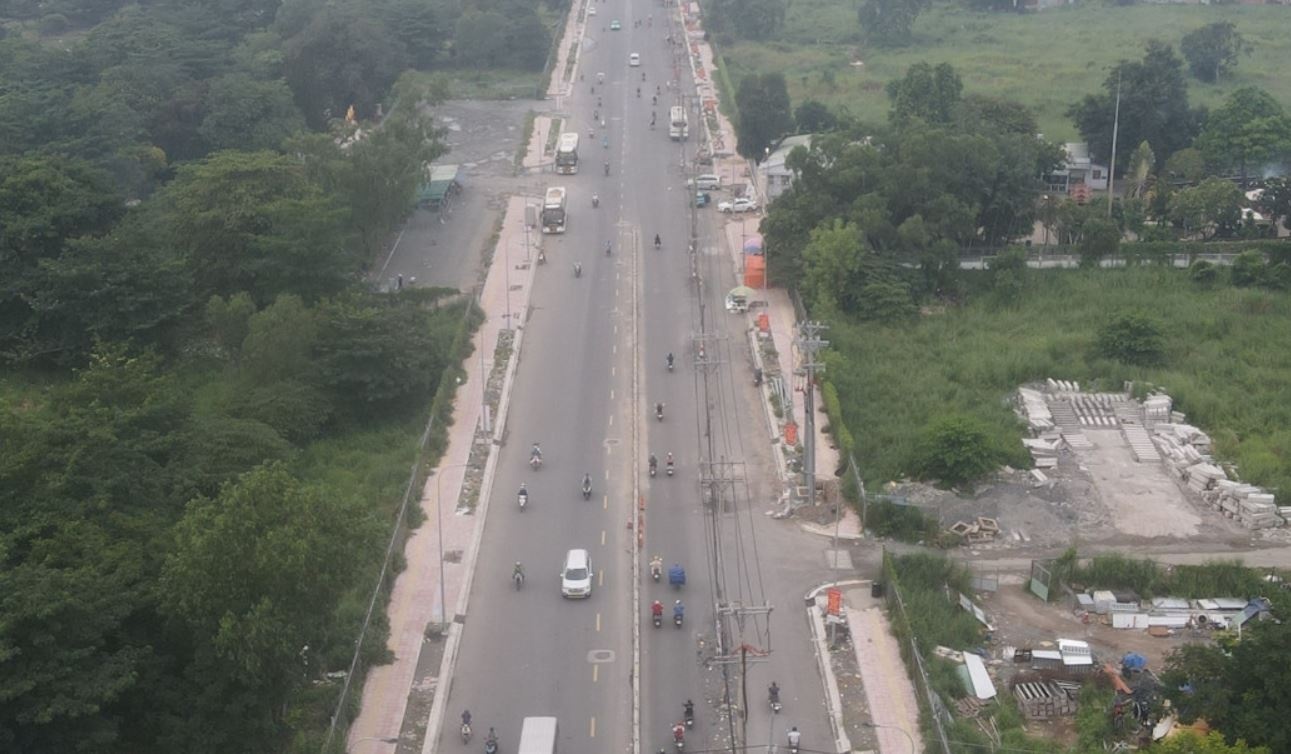 Duong noi vao san bay Tan Son Nhat lo hen thong xe thang 10 hinh anh