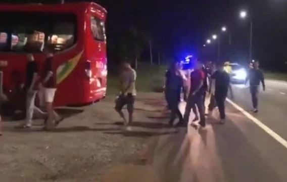 Can canh 19 doi tuong mang hung khi di xe khach toi Binh Thuan hinh anh