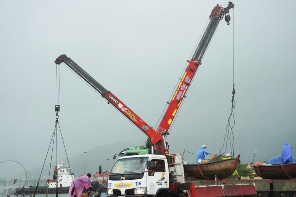 Cac tinh mien Trung khan truong len phuong an ung pho voi bao so 6 hinh anh