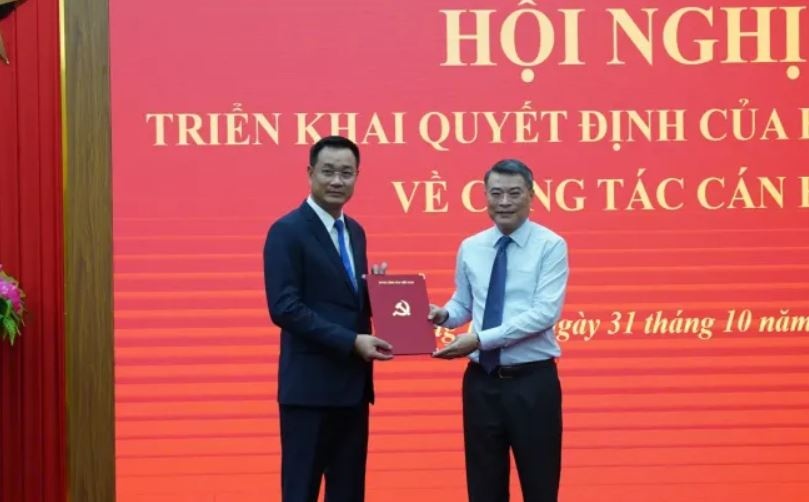 Ong Le Ngoc Quang giu chuc Bi thu Tinh uy Quang Binh hinh anh