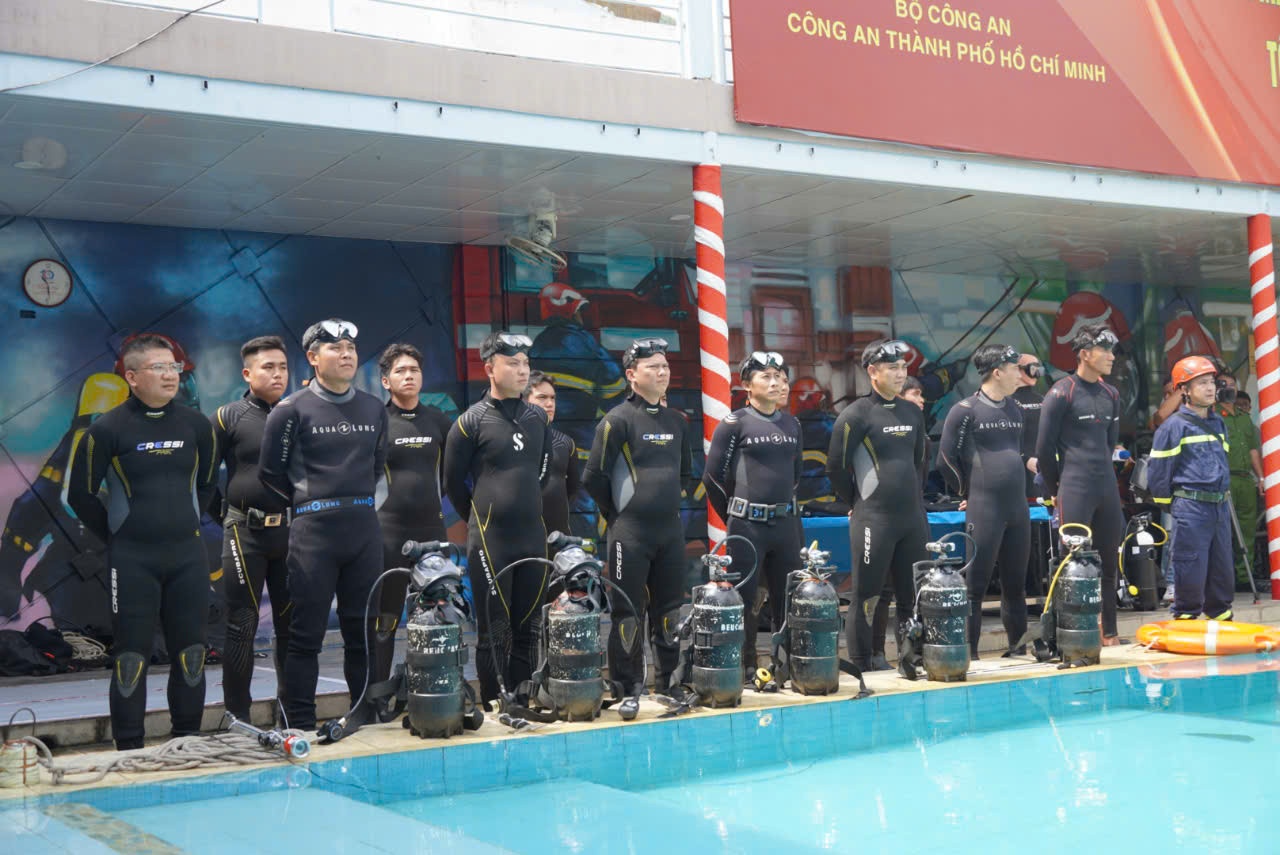 TP.HCM lap hai to canh sat chua chay, cuu ho dac biet tinh nhue hinh anh