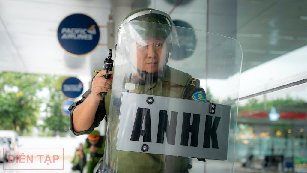 Khung bo Noi Bai anh 2