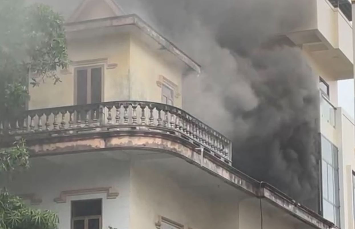 Chay nha 4 tang o trung tam TP Dong Hoi hinh anh