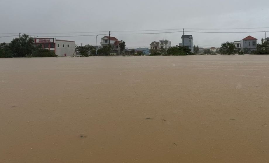 Bao Tra Mi gay mua lon hon bao Yagi hinh anh