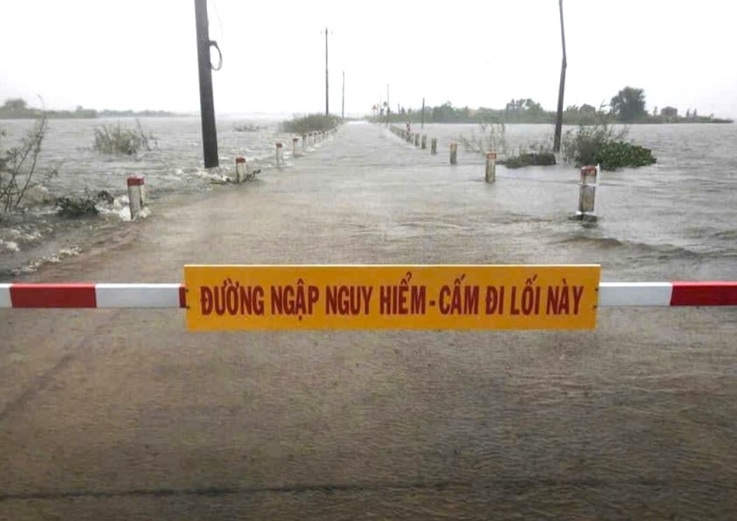 15 nguoi ket trong rung do bao Tra Mi tro ve an toan hinh anh