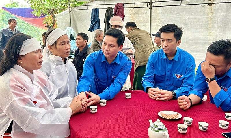 Hon 32.000 ngoi nha bi ngap, 4 nguoi chet va mat tich o Quang Binh hinh anh