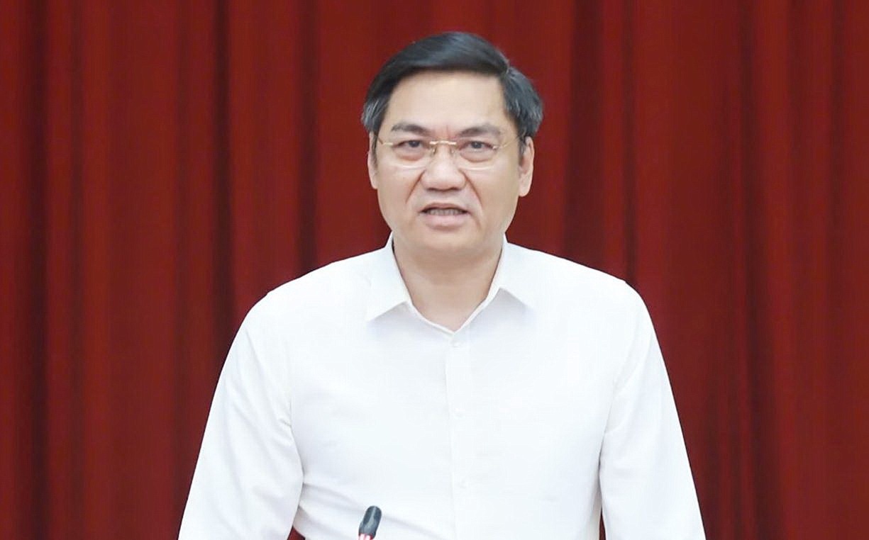 Ong Hoang Nghia Hieu duoc phan cong dieu hanh Tinh uy Nghe An hinh anh