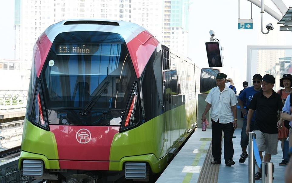 Vi sao tau Nhon - ga Ha Noi dang chay bi dung dot ngot? hinh anh