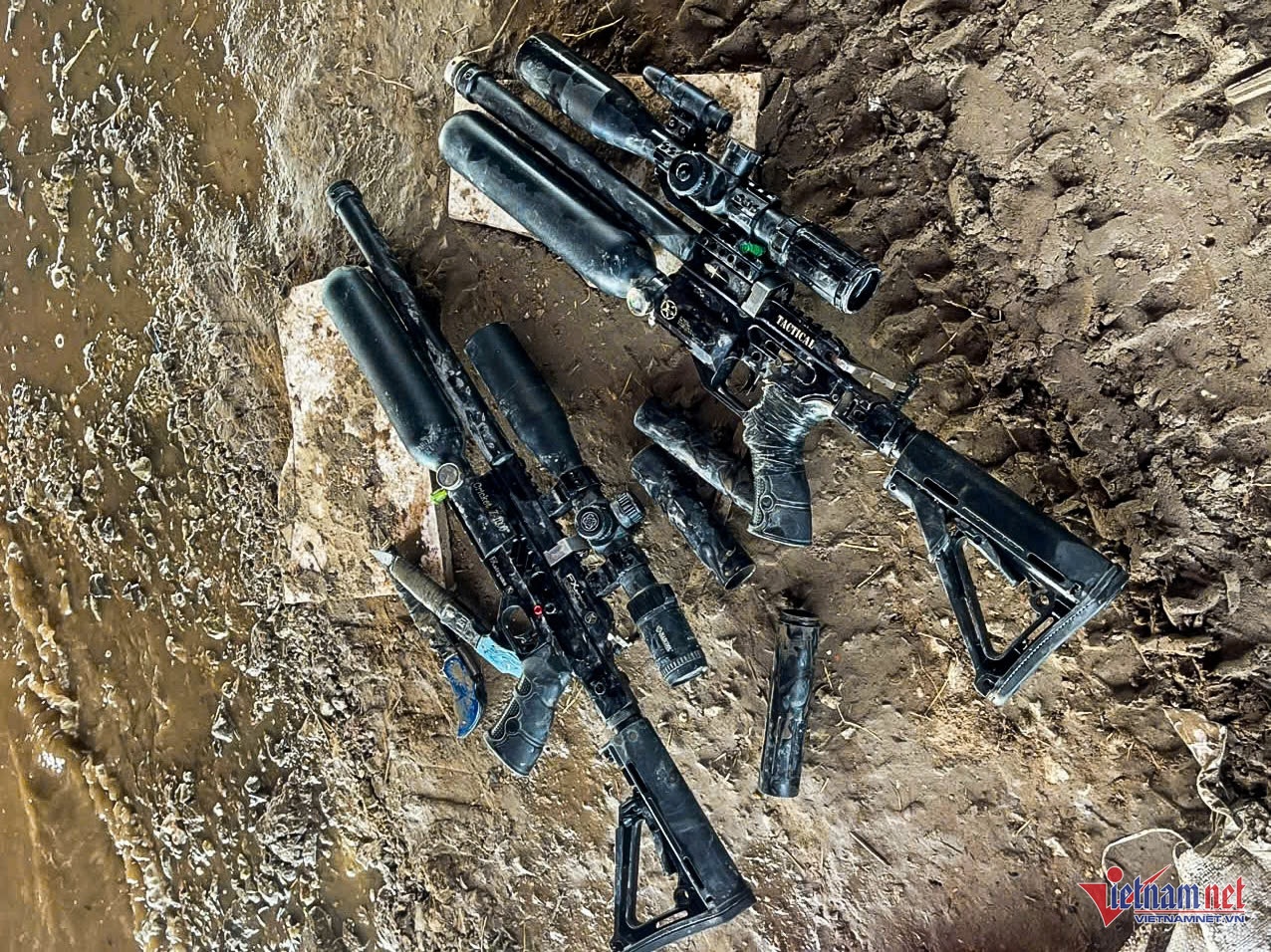 Doi tuong com can,  Binh 'den',  No sung,  Hai Phong anh 2