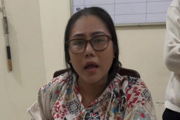 Chi dau lua em chong chiem doat hon 1 ty dong hinh anh