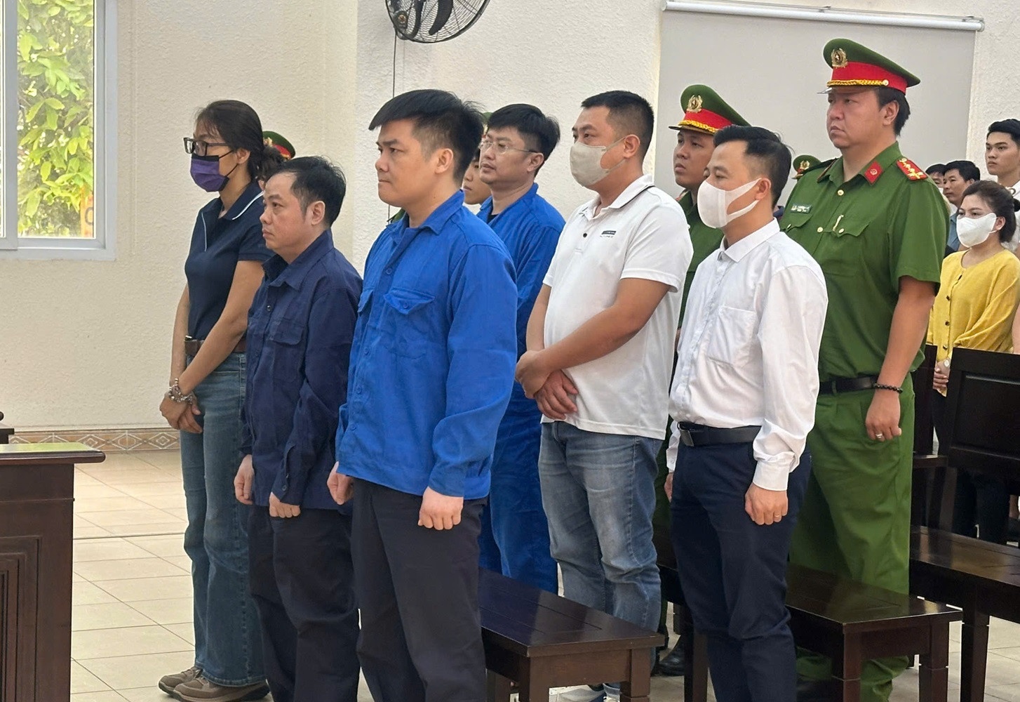 Quan karaoke An Phu,  Binh Duong,  Chay quan karaoke anh 3