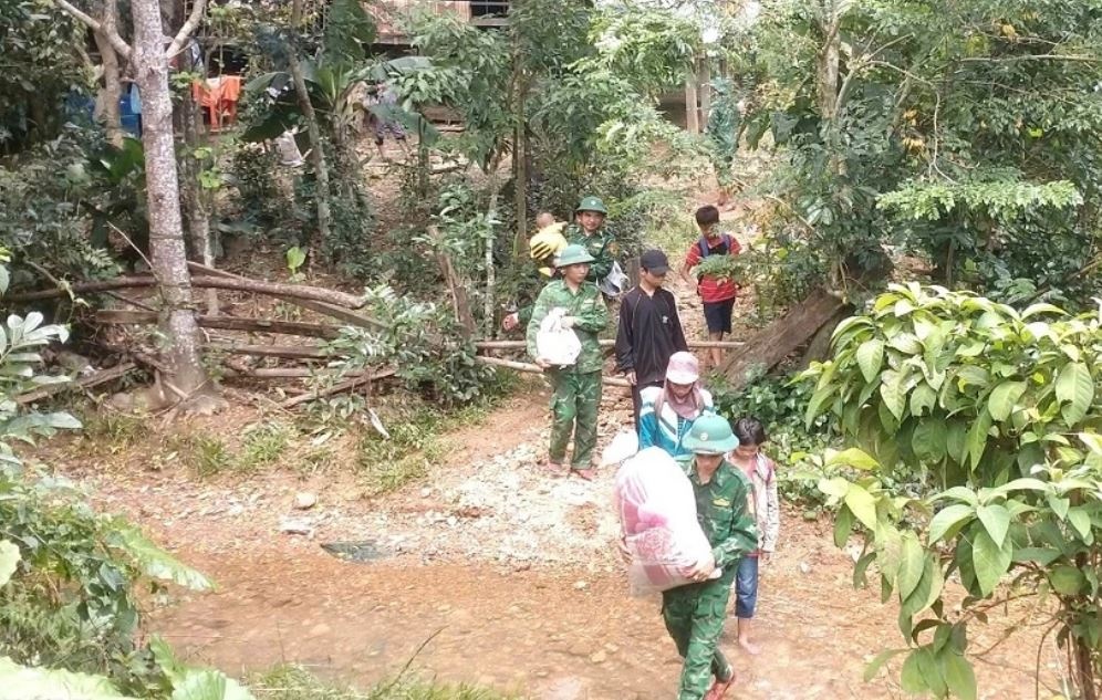 Di doi khan cap 13 ho o Quang Binh hinh anh