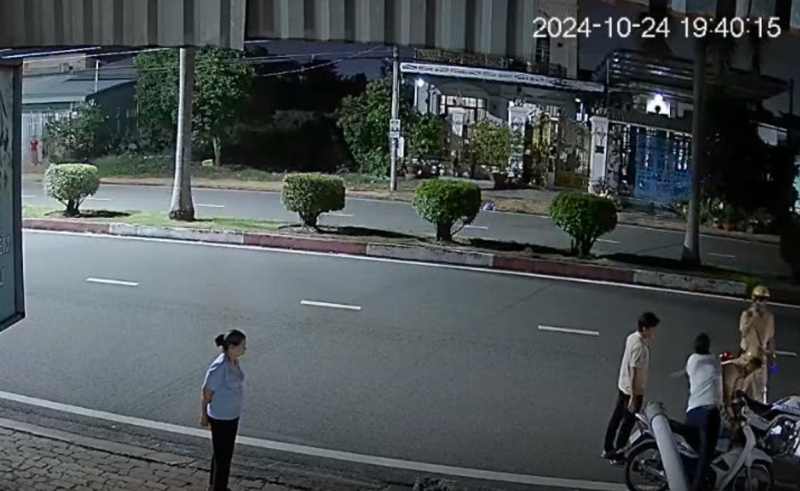 Can bo thue,  Nhau say,  Hanh hung,  Canh sat giao thong,  Le Quang Trung anh 1